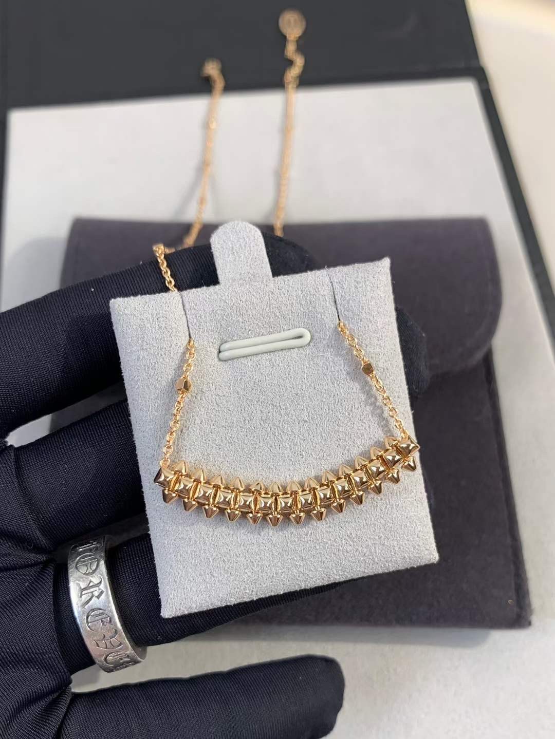 Cartier Cartier 卡‮亚地‬款子弹头 玫瑰金铆钉项链