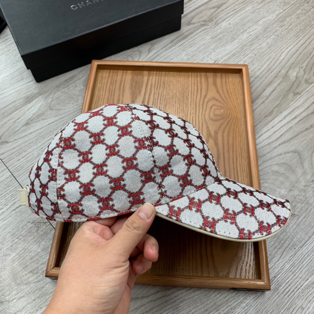 Luxury Fashion Hats: Handcrafted with Care, Oxford Material, Special Details - 图片 5