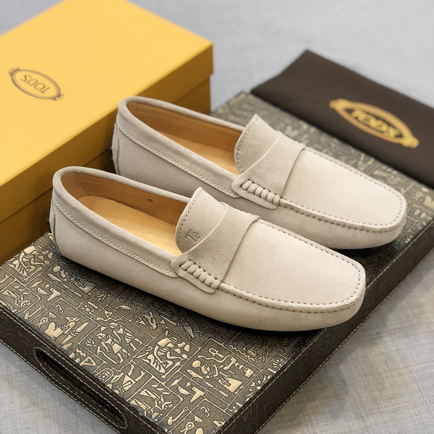 High-End Quality Men’s Sand-Skinned Almonds Shoes, Size 38-45, Light Gray, Original Packaging. - 图片 2