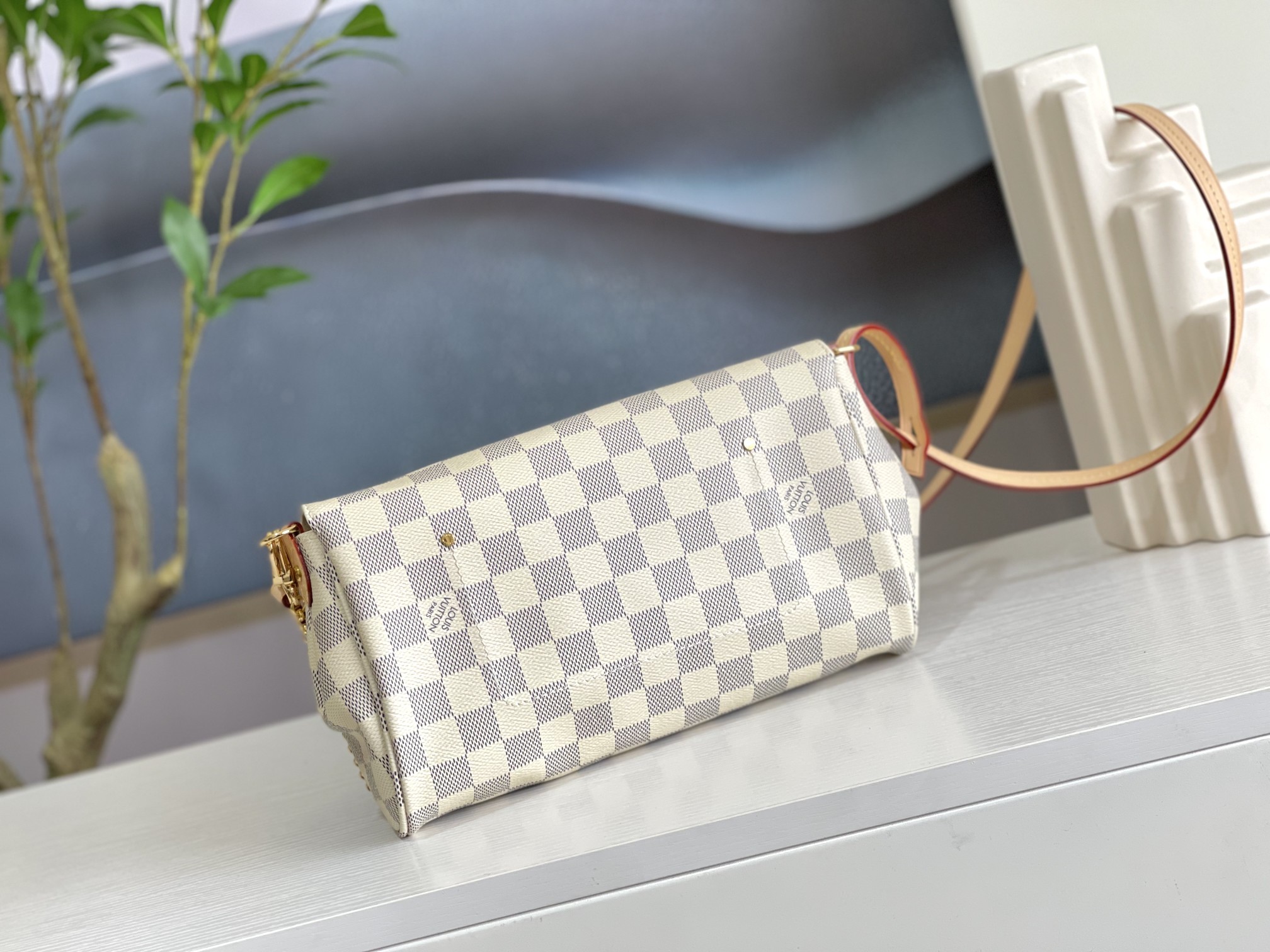 Louis Vuitton Haute Couture Classic Luxury Handbag Shoulder Crossbody 3