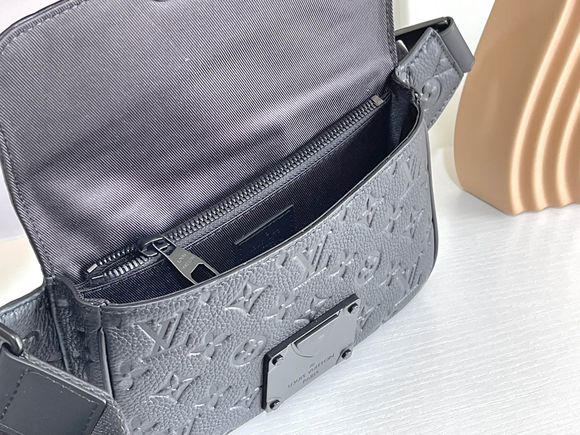 Tiffany & Co Haute Couture Classic Luxury Handbag Shoulder Crossbody Bag 6