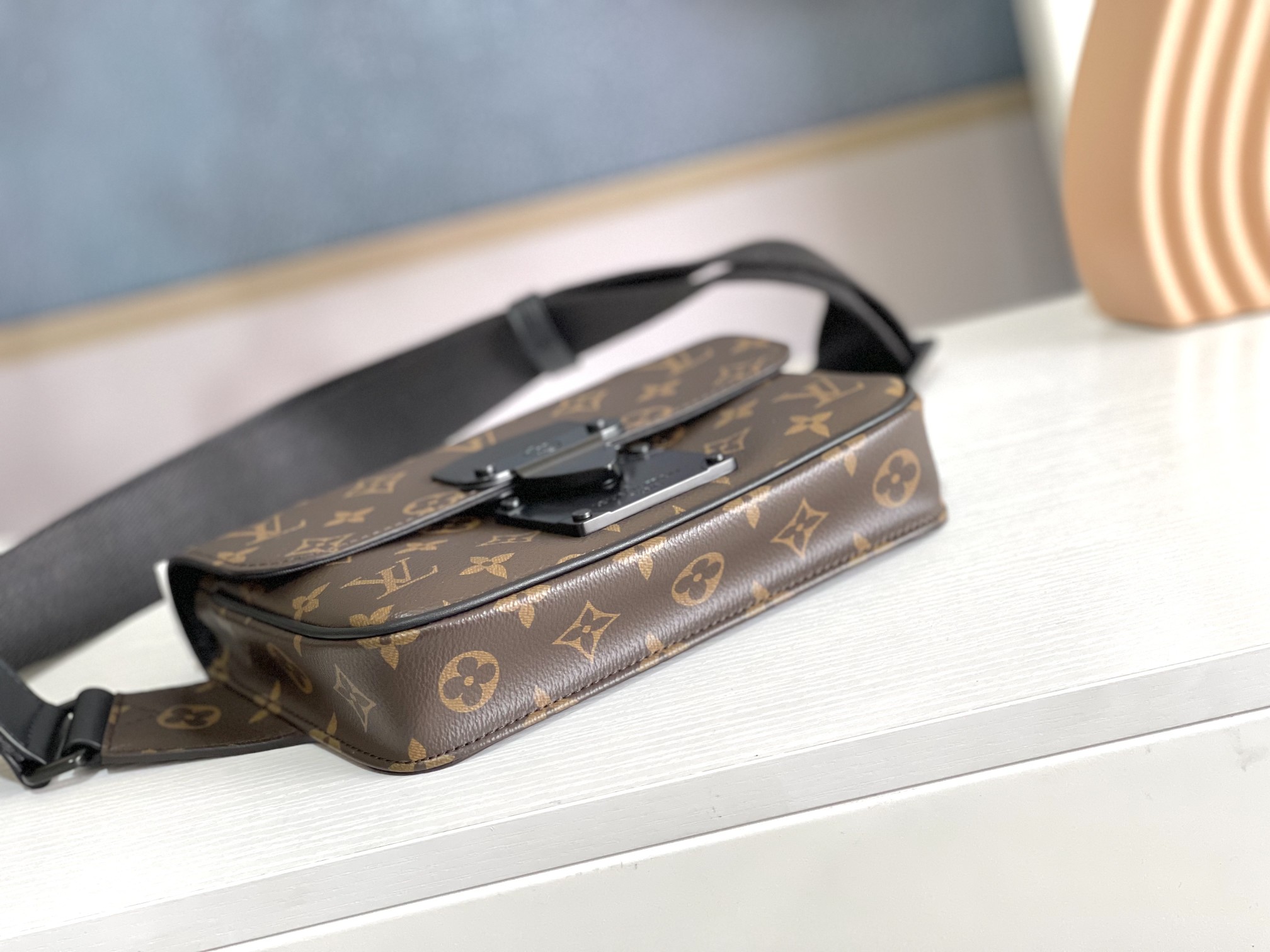 Louis Vuitton Haute Couture Classic Luxury Handbag Shoulder Crossbody 3
