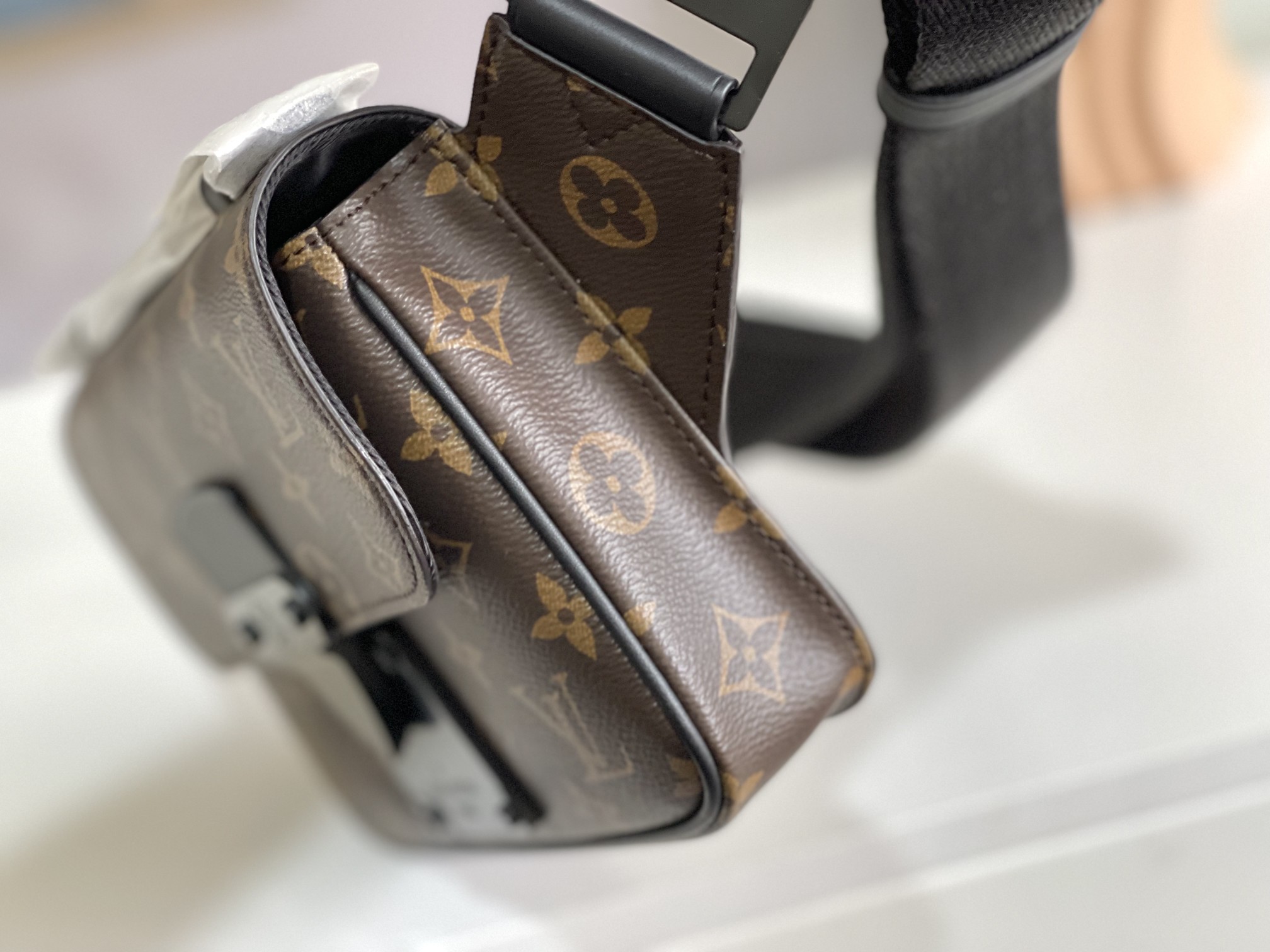Louis Vuitton Haute Couture Classic Luxury Handbag Shoulder Crossbody 4