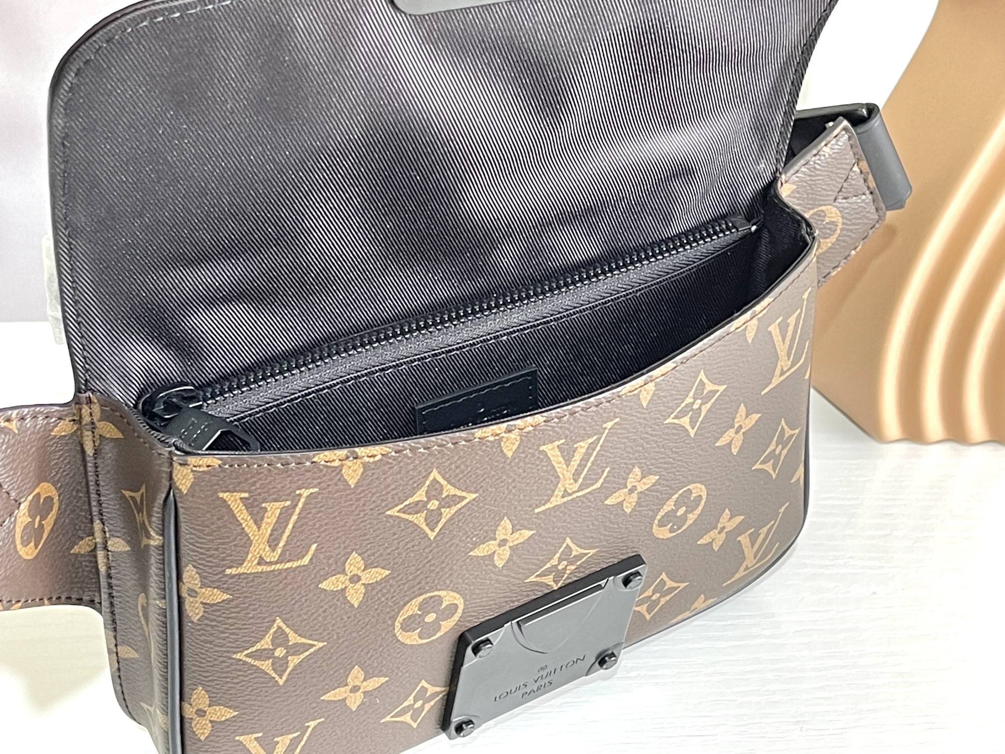 Louis Vuitton Haute Couture Classic Luxury Handbag Shoulder Crossbody 8