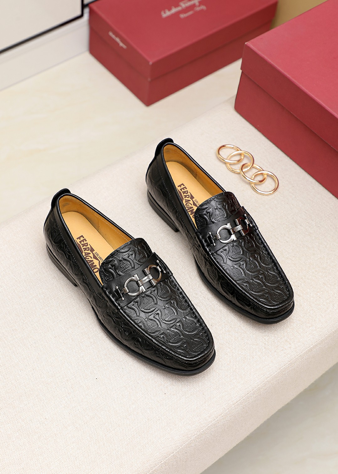 J0 Ferragamo 菲拉格慕••男士🚹皮鞋•✔顶级代购原单货、原版进口牛皮 ➕进口真皮内里➕羊皮垫脚、原版大底