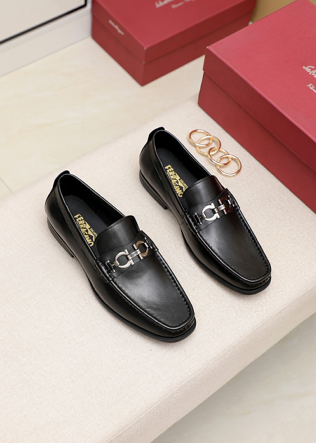 J0 Ferragamo 菲拉格慕••男士🚹皮鞋•✔顶级代购原单货、原版进口牛皮 ➕进口真皮内里➕羊皮垫脚、原版大底