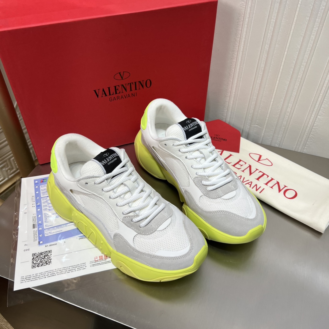 Valentino华伦天奴2022早春系列情侣款💑运动鞋重磅来袭.经典标志性logo大底图案与靓丽彩色鞋面碰撞💋💋闪动个性锋芒.女款35-41。男款38-45[胜利]