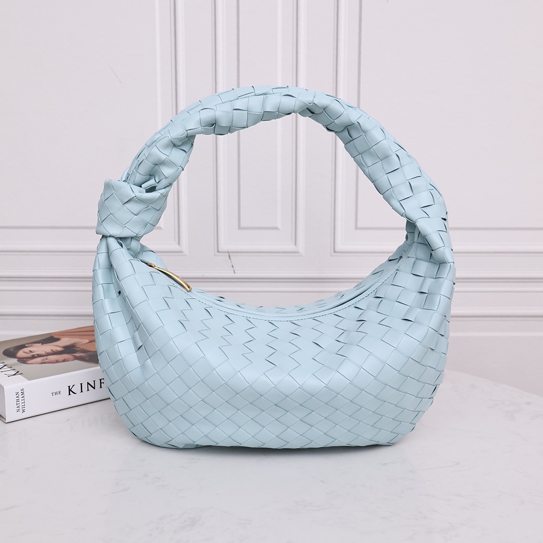 Sac à main grand format en cuir d'agneau tressé