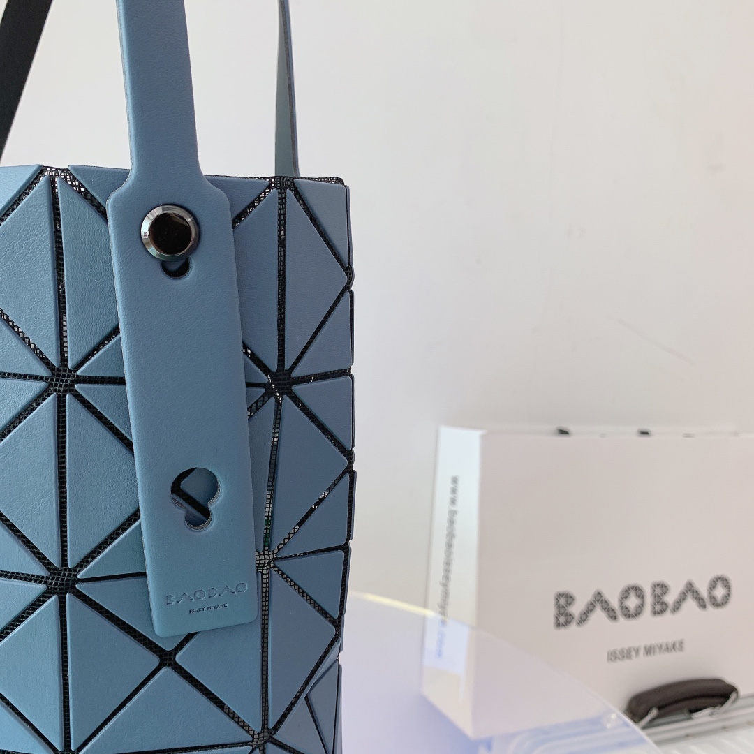 ISSEYMIYAKE三宅一生LUCENT BOXY 系列手提袋BB21-AG852