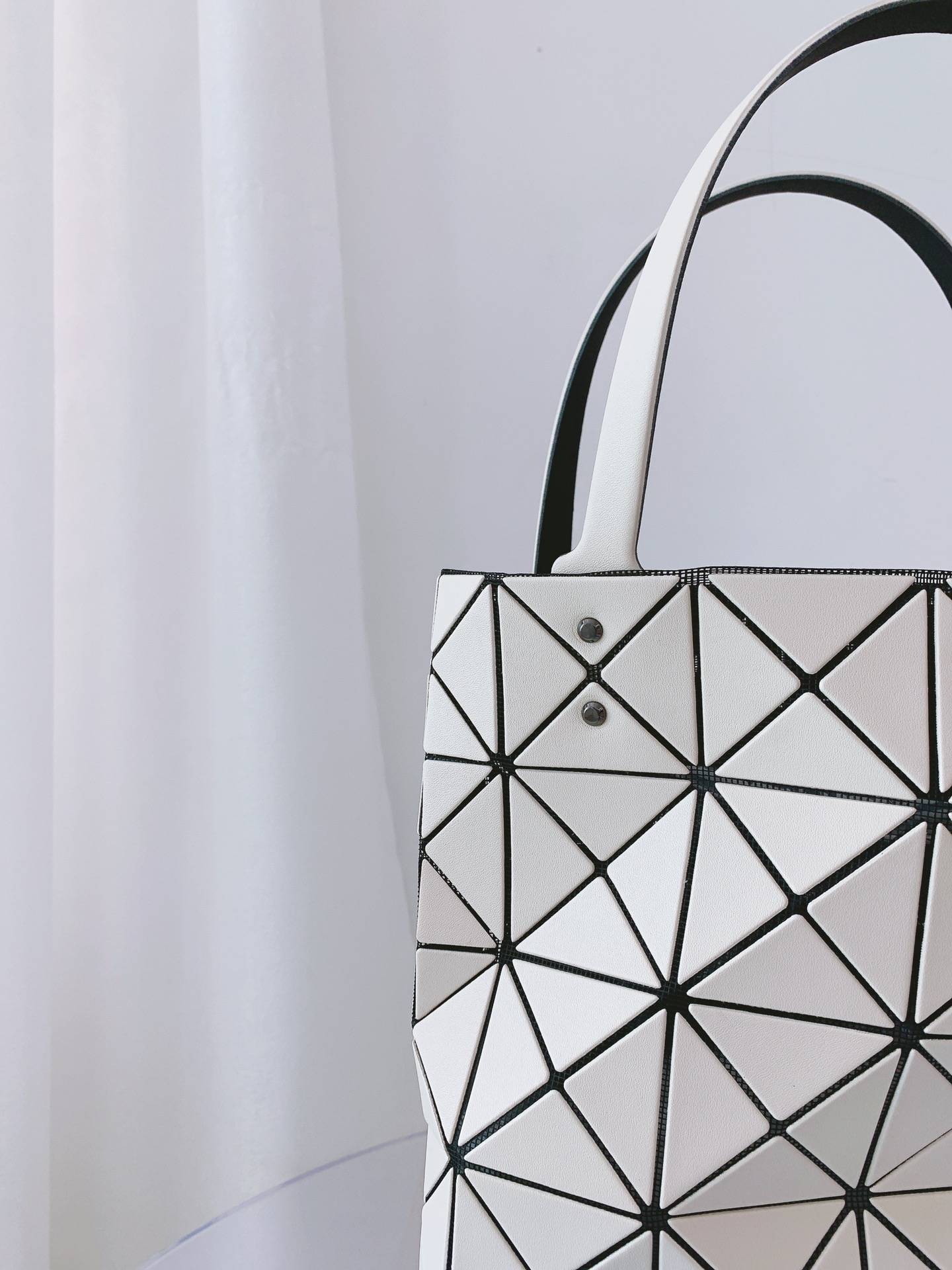 ISSEYMIYAKE三宅一生LUCENT BOXY 系列手提袋BB21-AG852