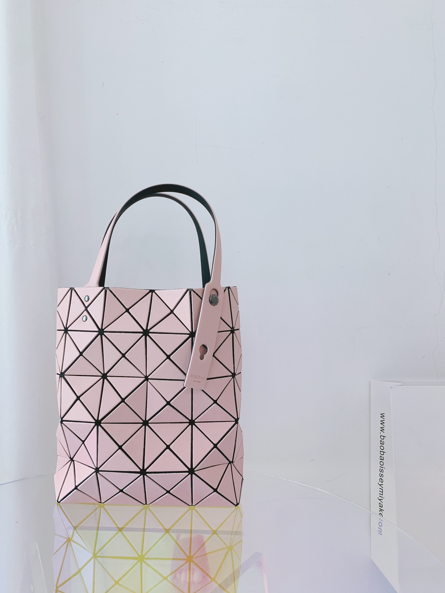 ISSEYMIYAKE三宅一生LUCENT BOXY 系列手提袋BB21-AG852