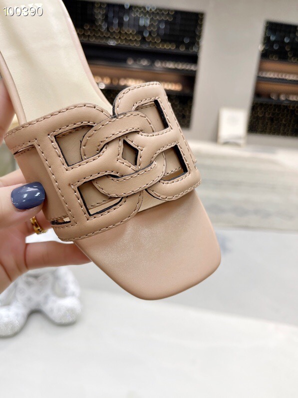 I0   Bally /巴利官网PEONIFLAT女款拖鞋🩴出货了鞋子工艺复杂，6⃣️个颜色上脚都好看🔜码段：35-3940 41 42特殊码定做不退换