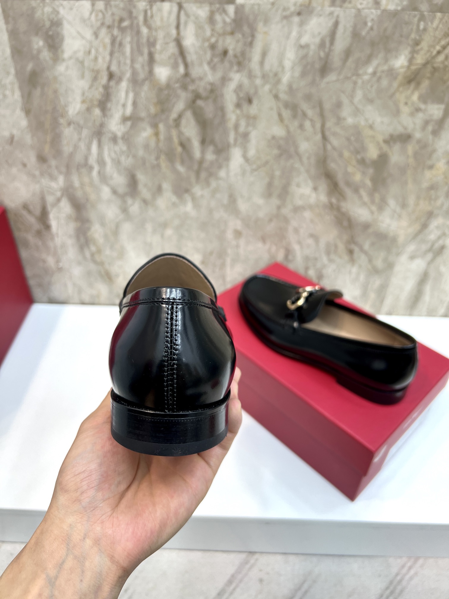 suela de cuero original P590 marca: Ferragamo (Ferragamo) código estándar: código de los hombres 38-