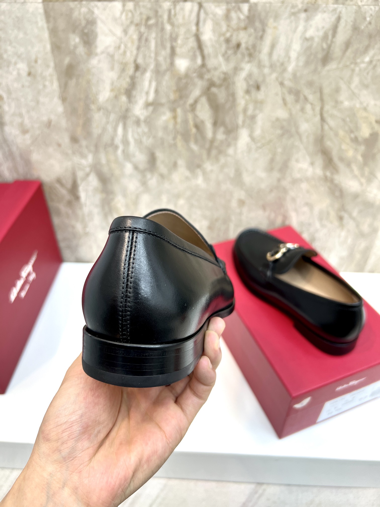 suela de cuero original P590 marca: Ferragamo (Ferragamo) código estándar: código de los hombres 38-