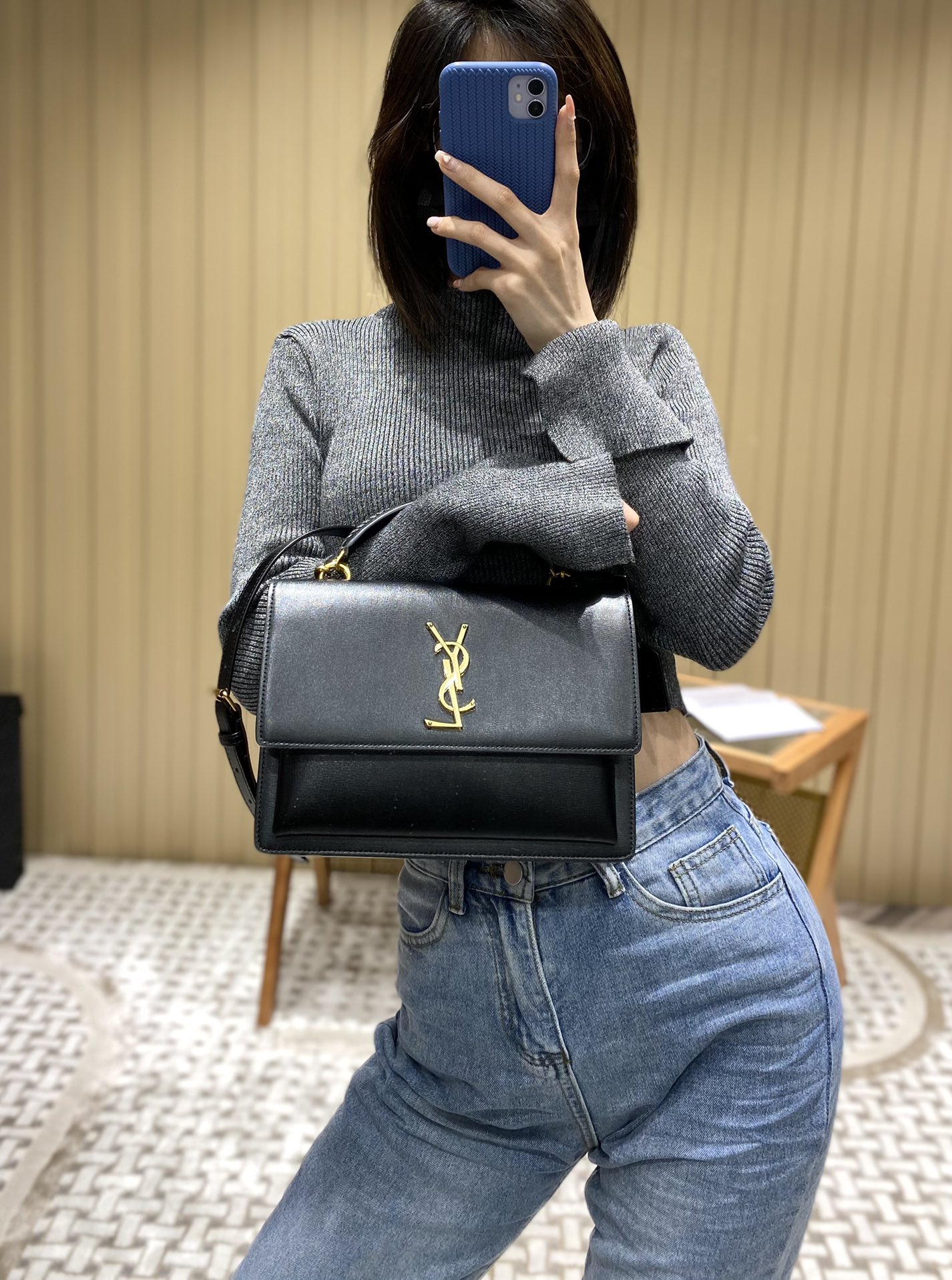 YSL 𝙉𝙚𝙬 𝙢𝙚𝙙𝙞𝙪𝙢 𝙨𝙪𝙣𝙨𝙚𝙩 25CM 牙签纹日落包 634723黑色/金扣