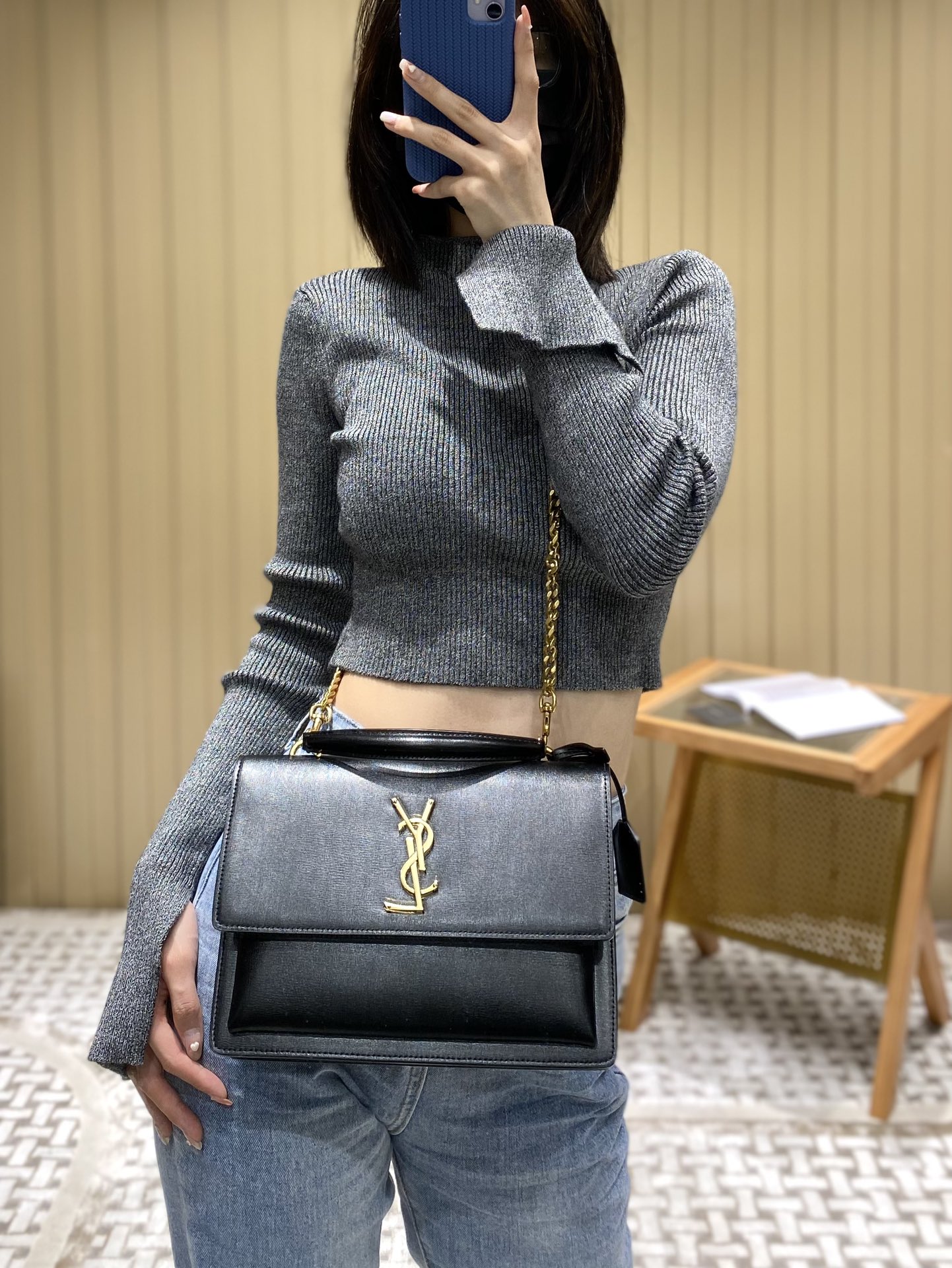 YSL 𝙉𝙚𝙬 𝙢𝙚𝙙𝙞𝙪𝙢 𝙨𝙪𝙣𝙨𝙚𝙩 25CM 牙签纹日落包 634723黑色/金扣