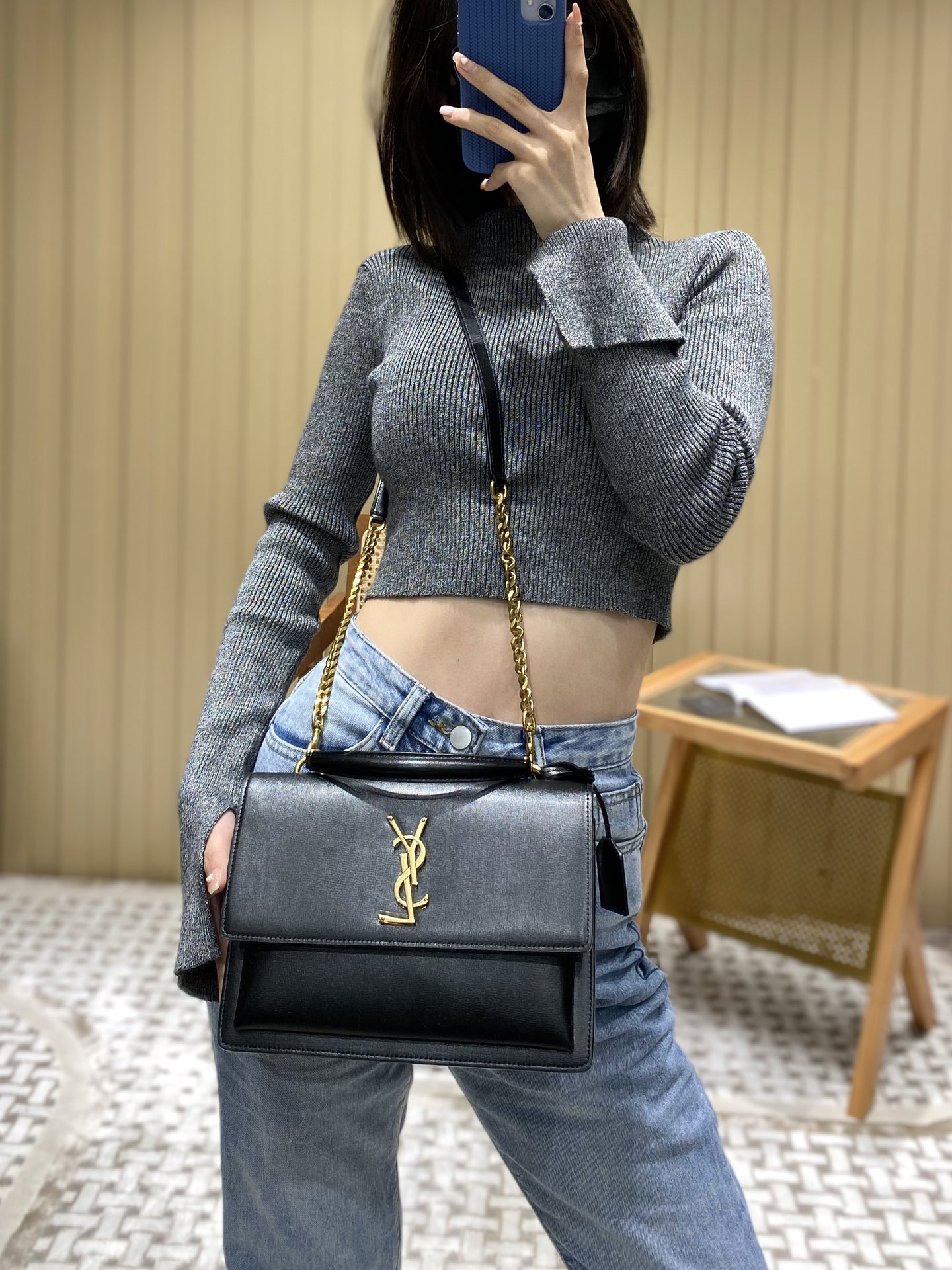 YSL 𝙉𝙚𝙬 𝙢𝙚𝙙𝙞𝙪𝙢 𝙨𝙪𝙣𝙨𝙚𝙩 25CM 牙签纹日落包 634723黑色/金扣