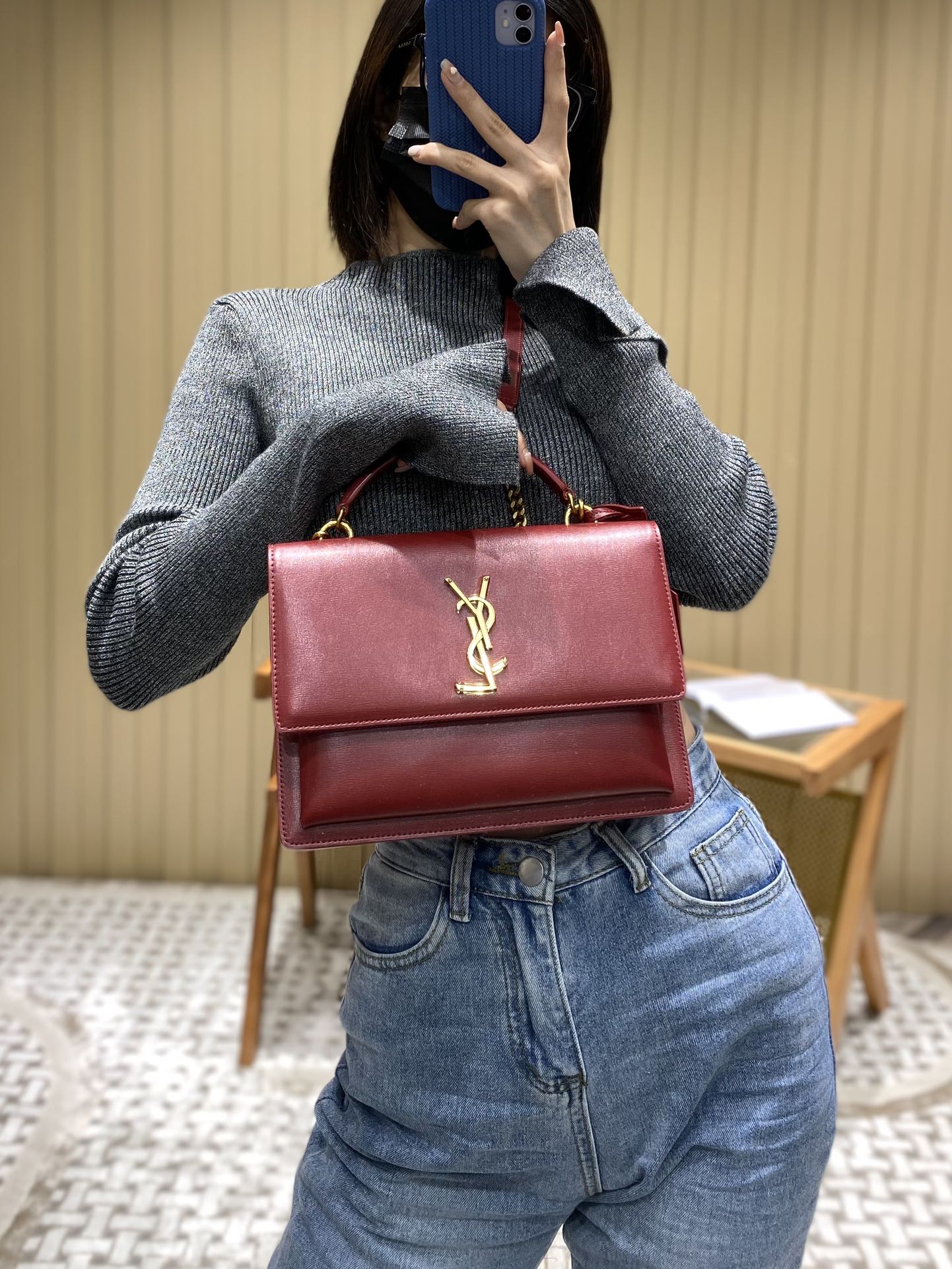 YSL 𝙉𝙚𝙬 𝙢𝙚𝙙𝙞𝙪𝙢 𝙨𝙪𝙣𝙨𝙚𝙩 25CM 牙签纹日落包 634723酒红色/金扣