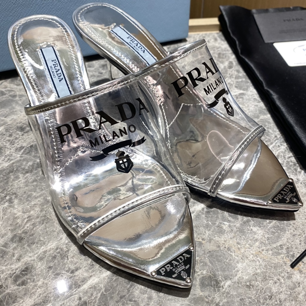 Top del mercadoPrada/Prada 2022primavera/novedad veranoEl estilo vintage da un aire diferente al sen