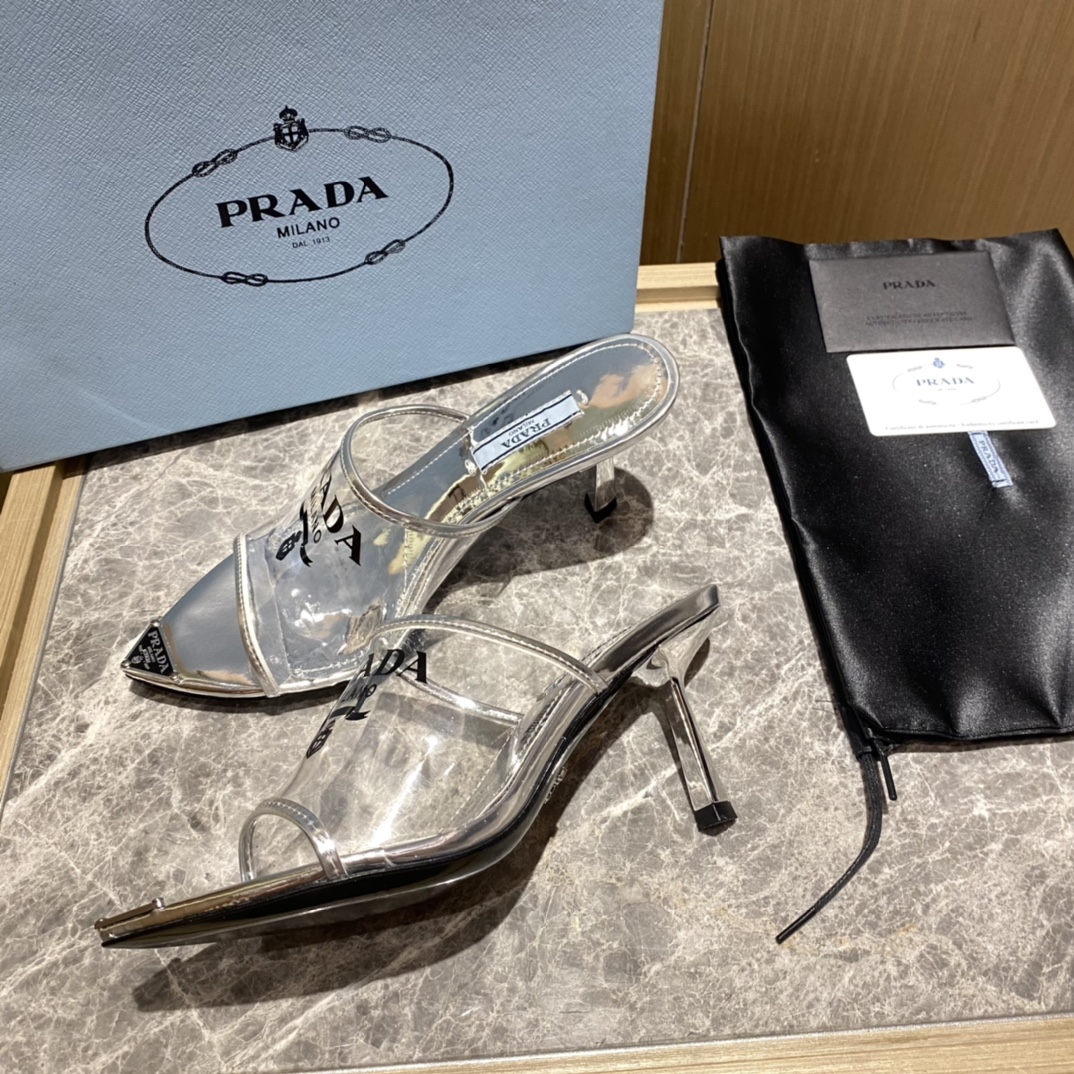 Top del mercadoPrada/Prada 2022primavera/novedad veranoEl estilo vintage da un aire diferente al sen