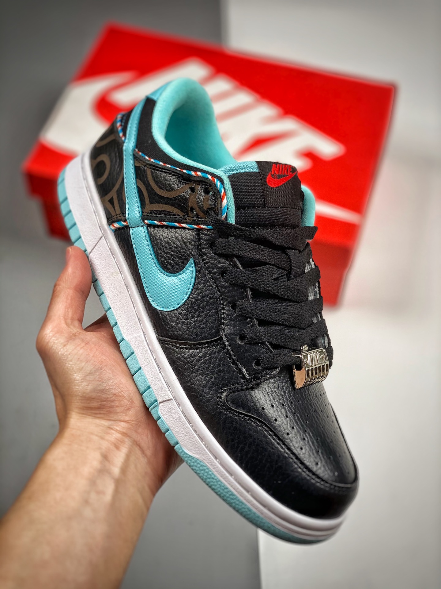 Nike WMNS SB Dunk Low Light Bone de caña baja, zapatillas de skate casual para deporte, desarrollo con horma y papel or…