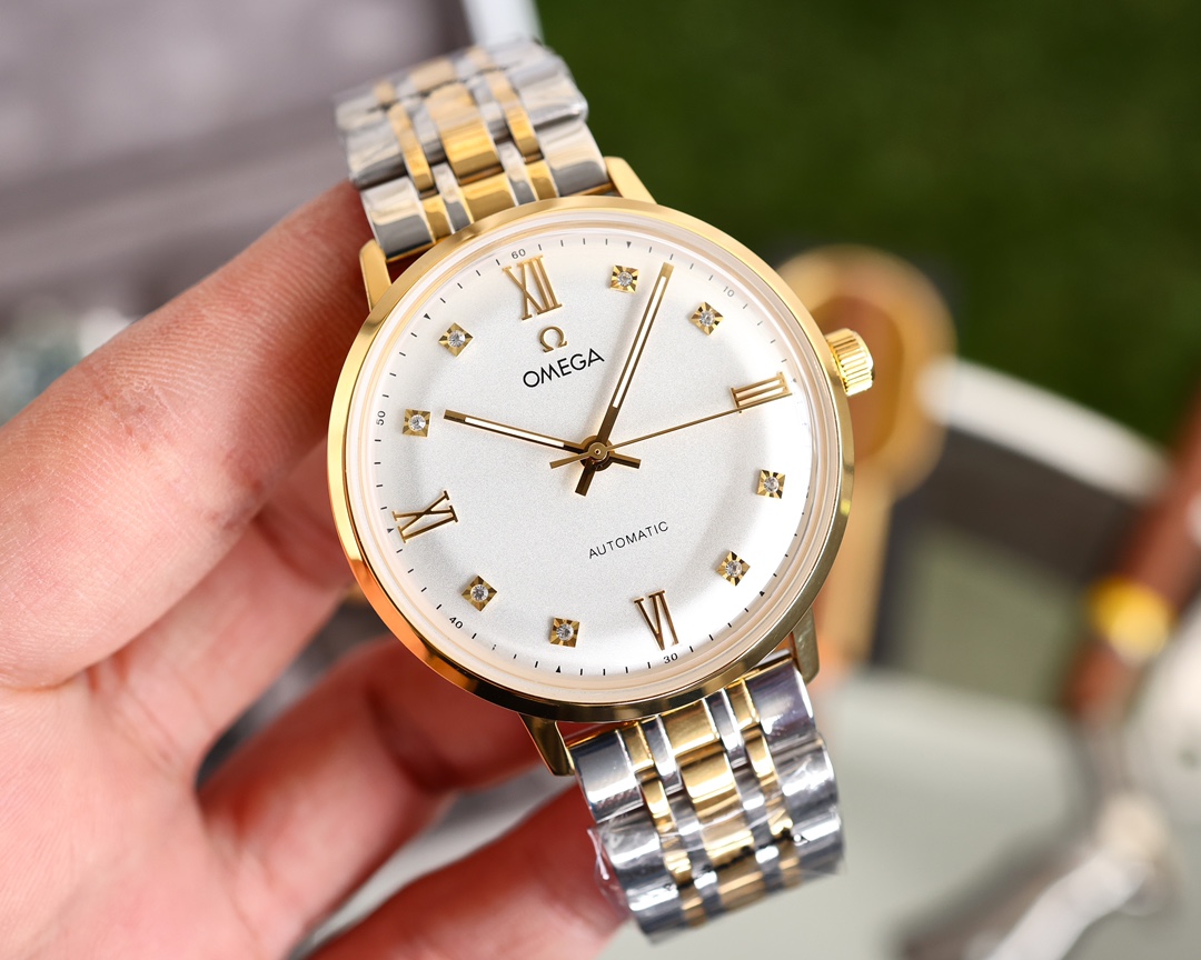 2022完美演绎的 欧米茄 Omega 蝶飞系列1:1惊艳亮相，推出全新锅盖玻璃，采用日本进口零返修机芯，316精钢壳套，18k金电镀工艺锻造。超薄意大利进口小牛皮，原装尺寸42mm，具备超强防水功能。   如果说时间是一个男人的沉淀，那么它就是您不二的选择