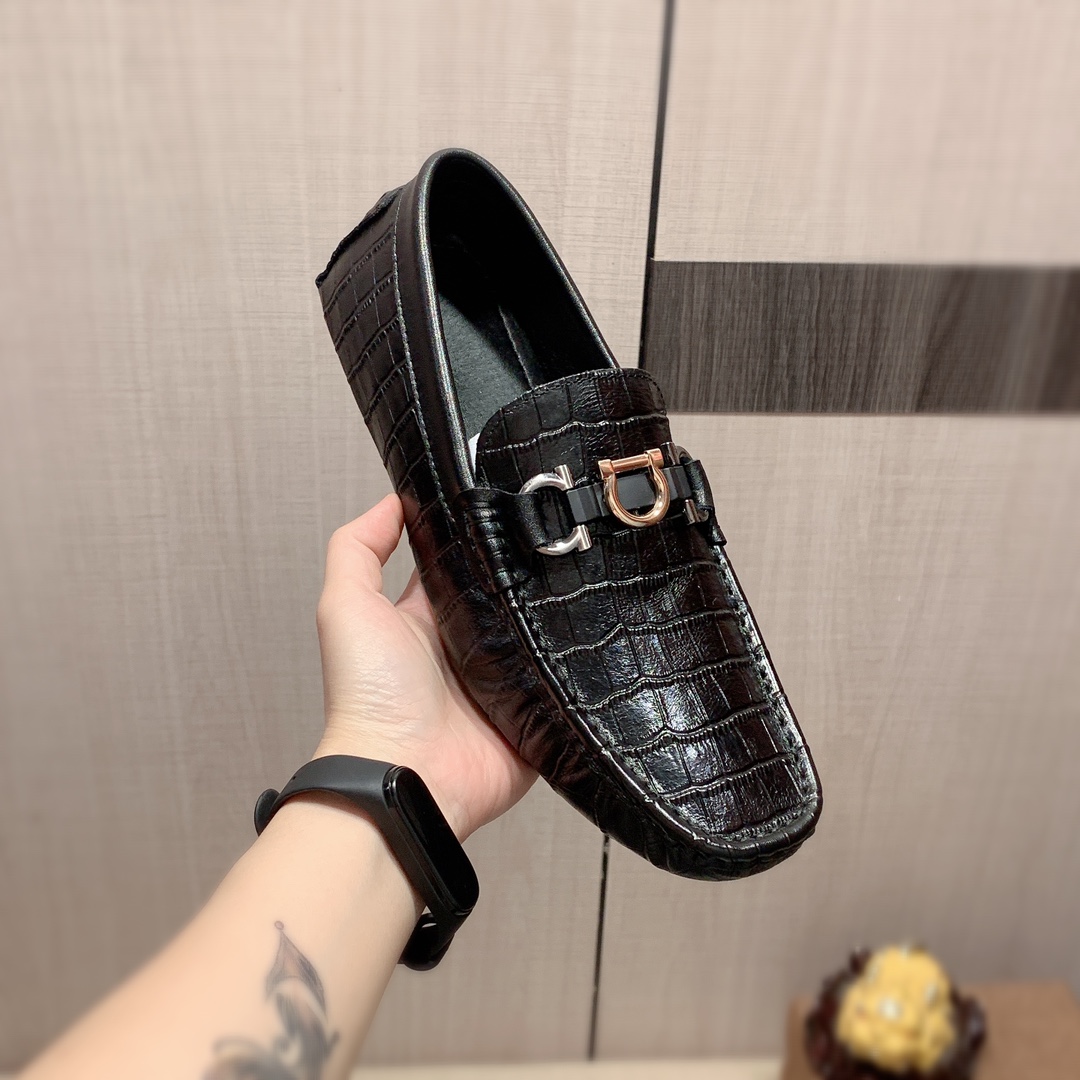 豆豆鞋: : I0 🎩🎩[闪电][闪电] 原版1:1 菲拉格慕* 官网•同款高•版本最新•爆款休闲驾车鞋，专柜1:1。顶端品牌[勾引]奢侈～代购，顶级～质量。专柜同卖产品[强]鞋面選用进口透气牛皮材质➕透气羊皮内里•精细做工。原版个性时尚柔软橡膠耐磨防滑大底，上脚轻巧舒适，实物拍摄🎬實物更好看，0186广州码: 38-44，长期有货，可做无标