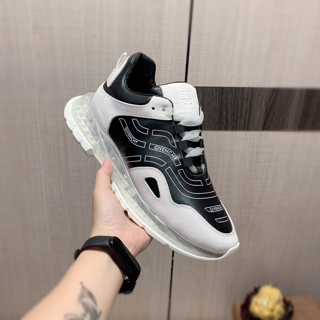 J5   原版1:1  纪梵希 Givenchy * 官网•同款高•版本最新•爆款休闲鞋，专柜1:1。顶端品牌[勾引]奢侈～代购，顶级～质量。占专柜同卖产品[强]鞋面選用进口透气牛皮材质➕透气羊皮内里•精细做工。原版个性时尚柔软橡膠耐磨防滑大底，上脚轻巧舒适，实物拍摄🎬實物更好看，广州码: 38-44，3️⃣色