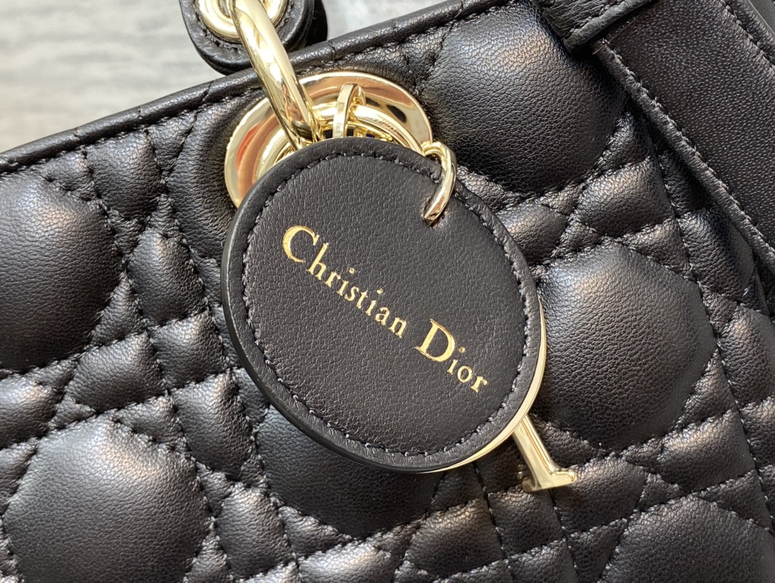 [Dior Women