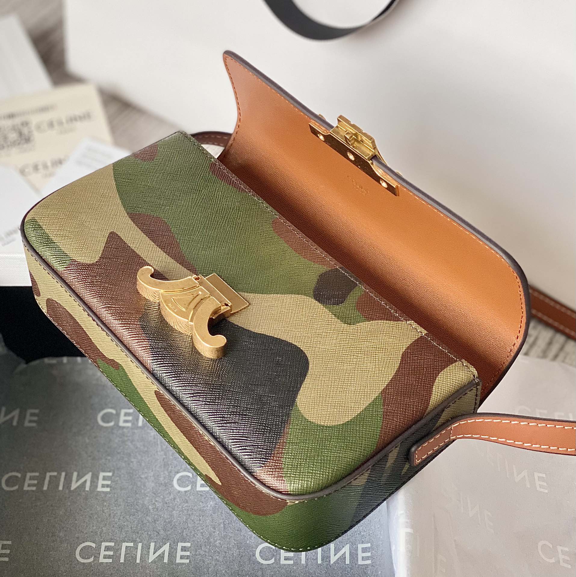 CELINE赛琳凯旋门老花腋下包194143