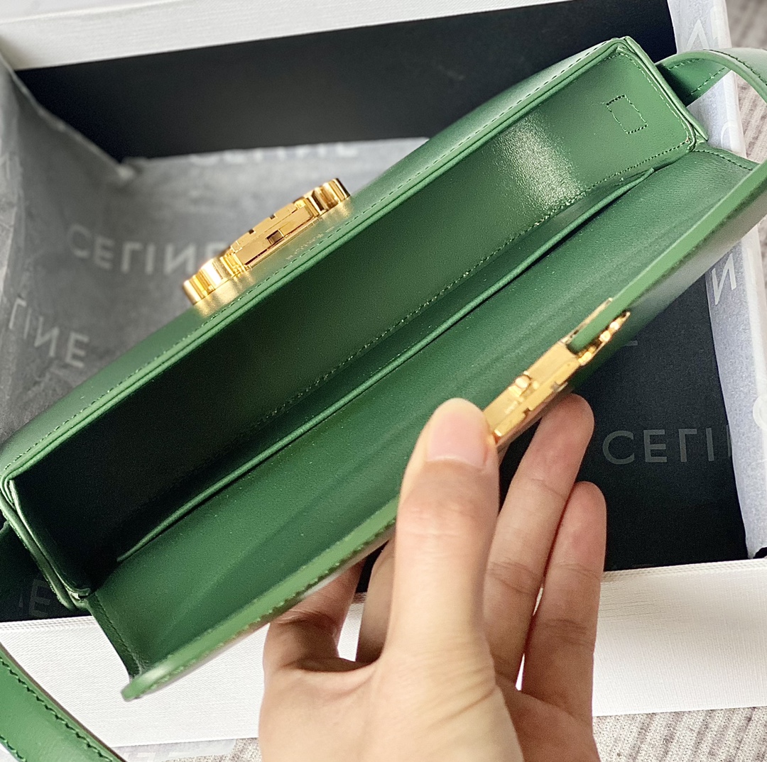 CELINE赛琳凯旋门全皮系列小牛皮肩背包194143