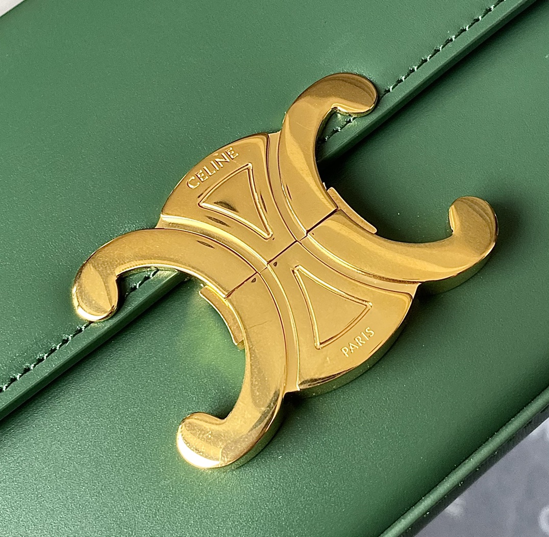 CELINE赛琳凯旋门全皮系列小牛皮肩背包194143