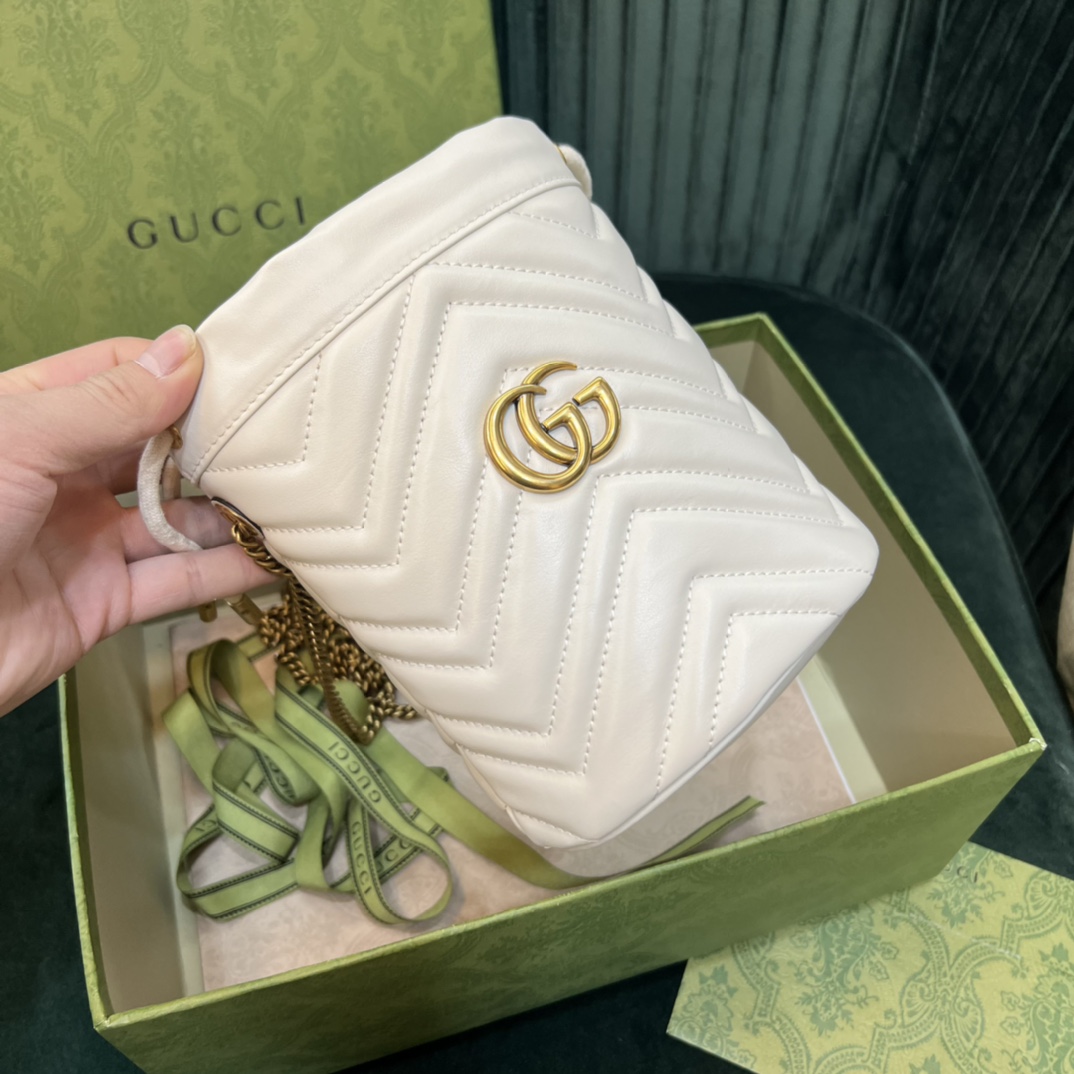 Gucci Bag Collection crafted with premium materials and signature design 4
