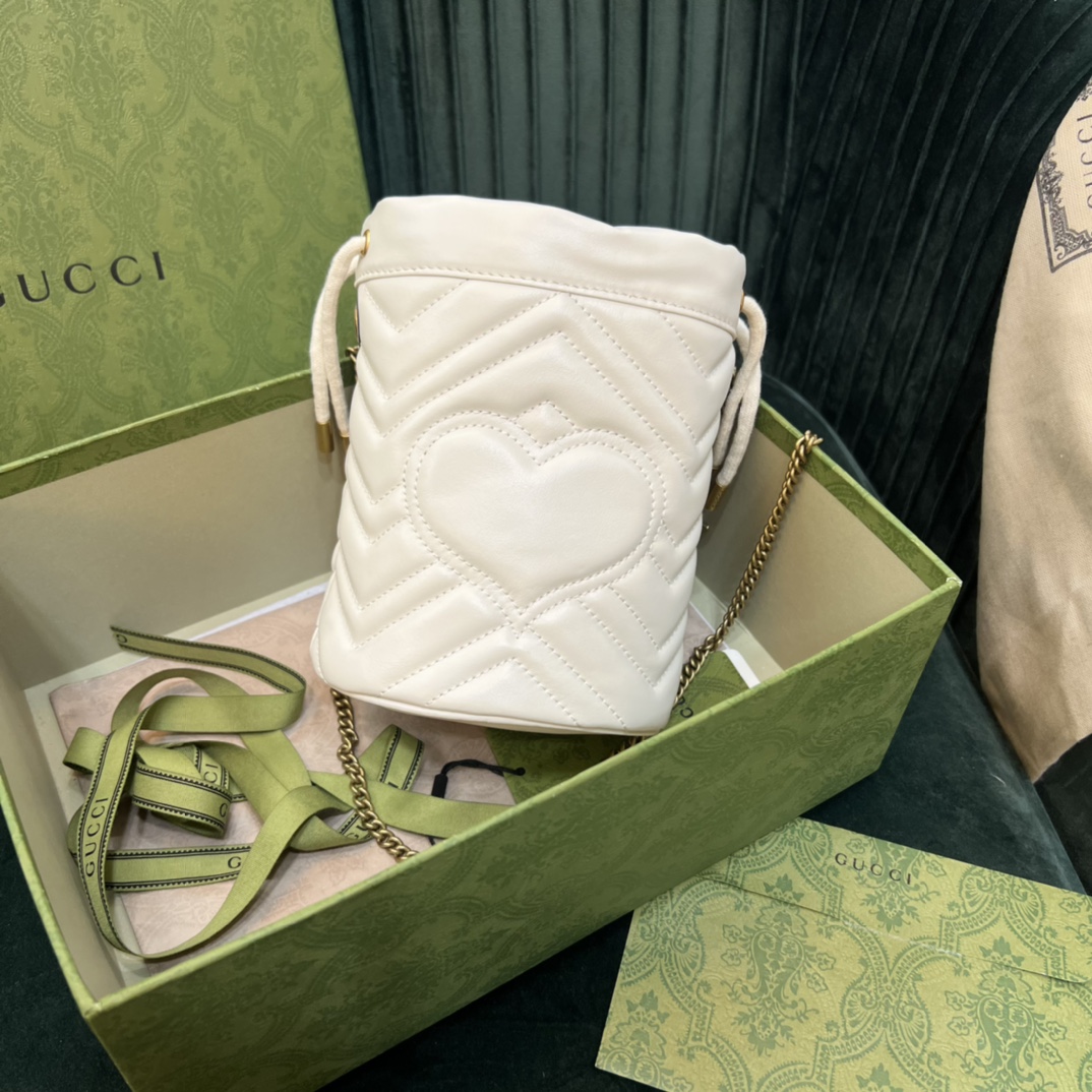 Gucci Bag Collection crafted with premium materials and signature design 2