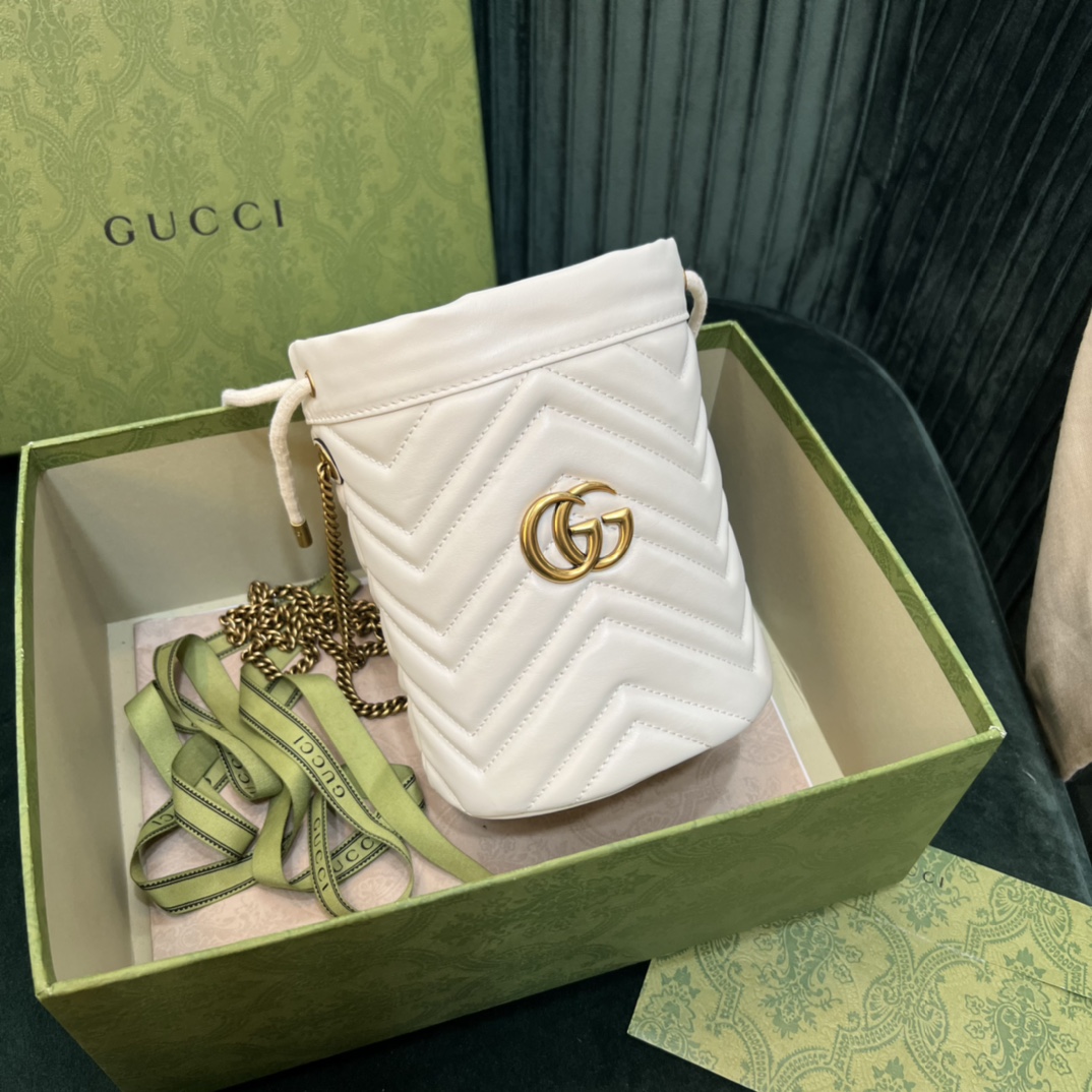 Gucci Bag Collection crafted with premium materials and signature design 3