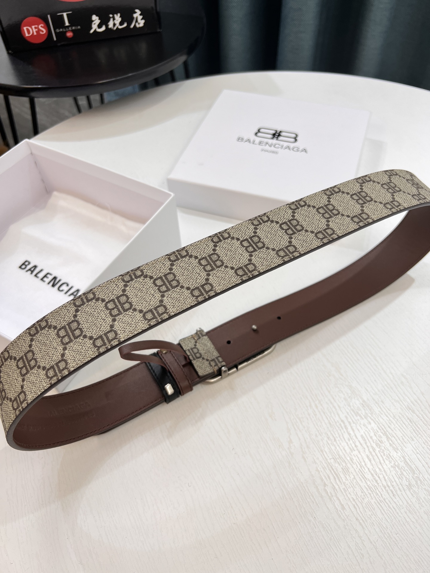巴黎世家 香港免税T礼盒（NXP感应可识别官网.正版防伪芯片） 标仿古做旧五金