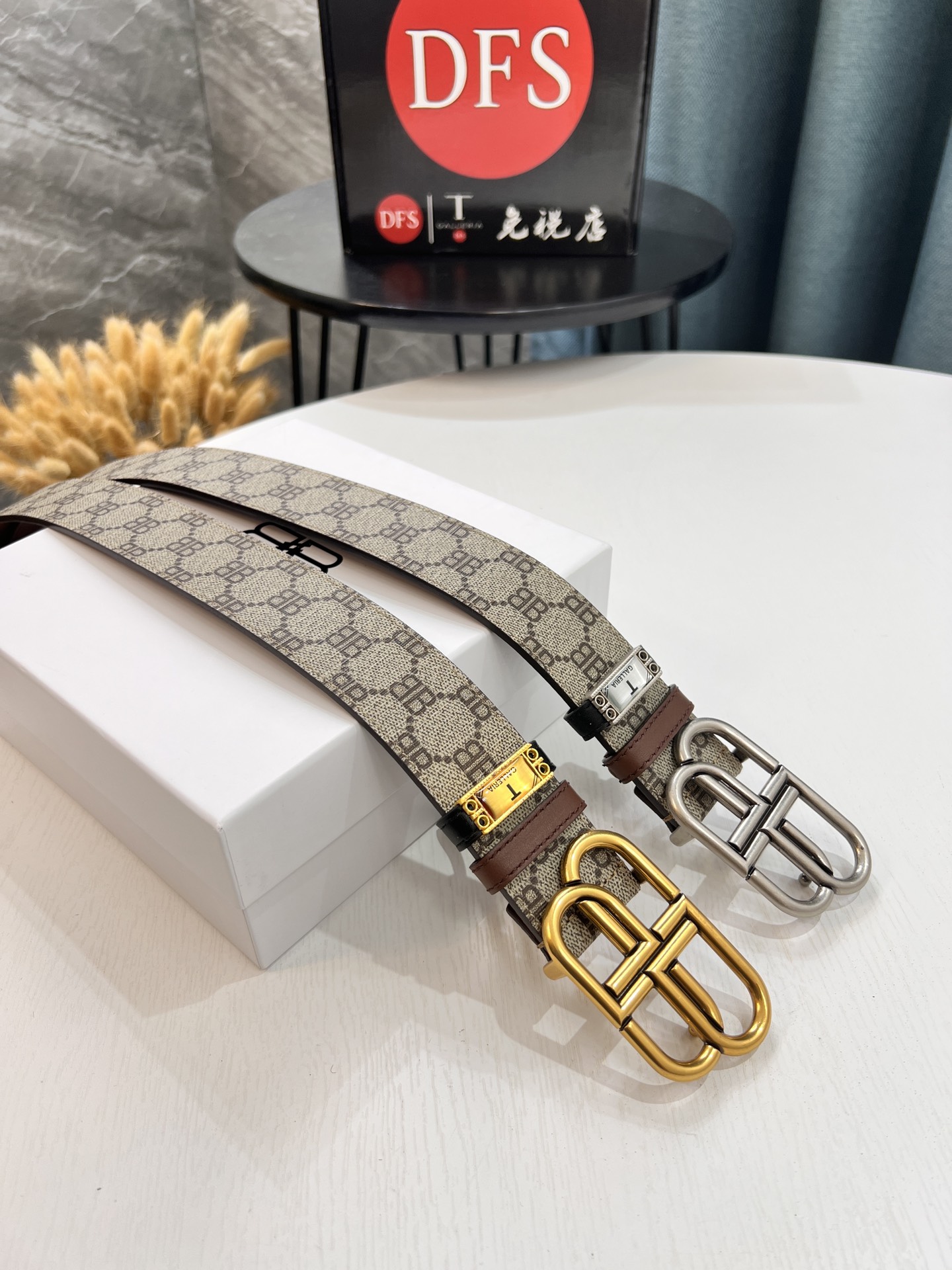 巴黎世家 香港免税T礼盒（NXP感应可识别官网.正版防伪芯片） 标仿古做旧五金