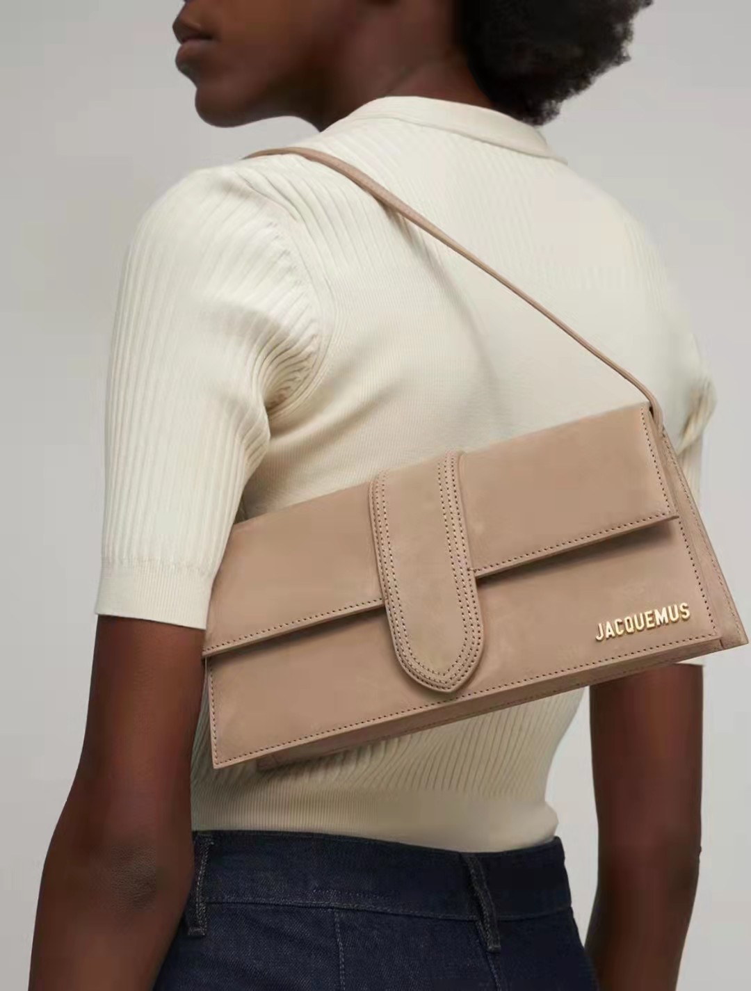 Jacquemus Product _dl1qfG6oKkrSRn9r_f81vuVpQVPW1NuZ6U-X2Kg