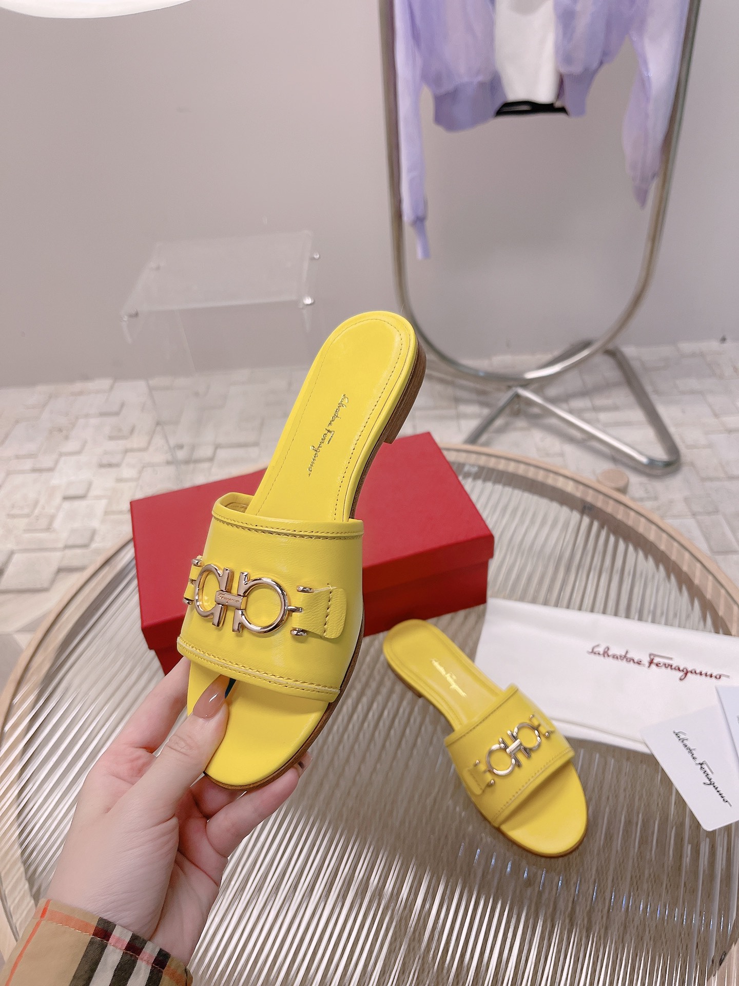 Ferragamo 2022 Spring/Summer Slippers: Customized Lamb-Skin with 3D Florist Design - 图片 7