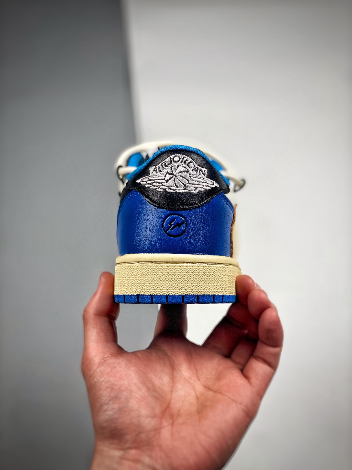 Miniatura 7