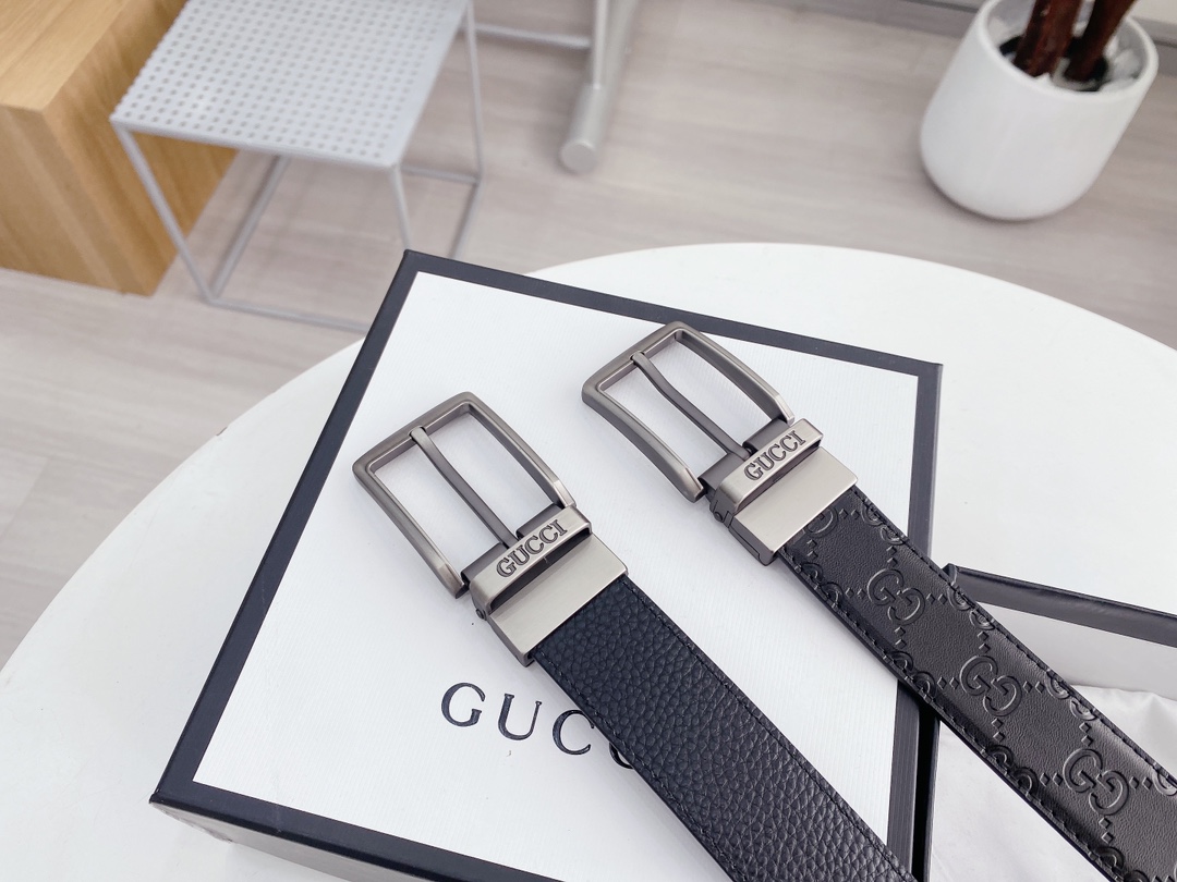 G5 Gucci 古奇互扣式G带扣深受品牌辉煌的70年代经典设计所影响,得以重新诠释.安放于织纹纯皮腰带之上.正品一致的吊牌全套包装 配纸袋 礼品盒 亲们下单一定备注腰围 尺码宽度3.4cm 纯牛皮制作