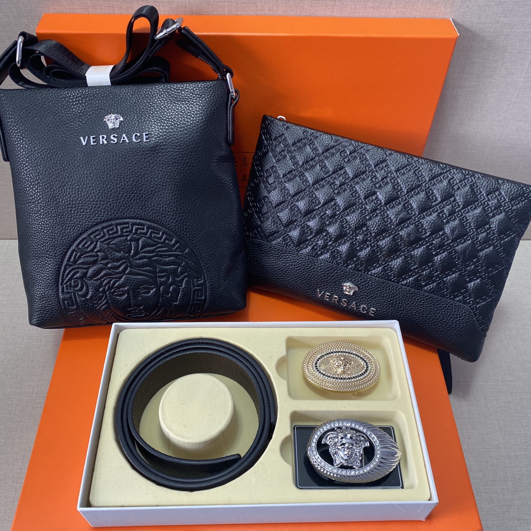 头层皮质组合礼盒包装Versace 范思哲  腰带+俩款包包超级组合 实用公文包包是很合适的选择.强烈推荐这款手提包日常是非常. 双扣皮带：头层皮质带身搭配3.8cm仿铜扣头 尺寸范思哲公文包：长19宽4高21\r   范思哲手提包：长25宽2高16