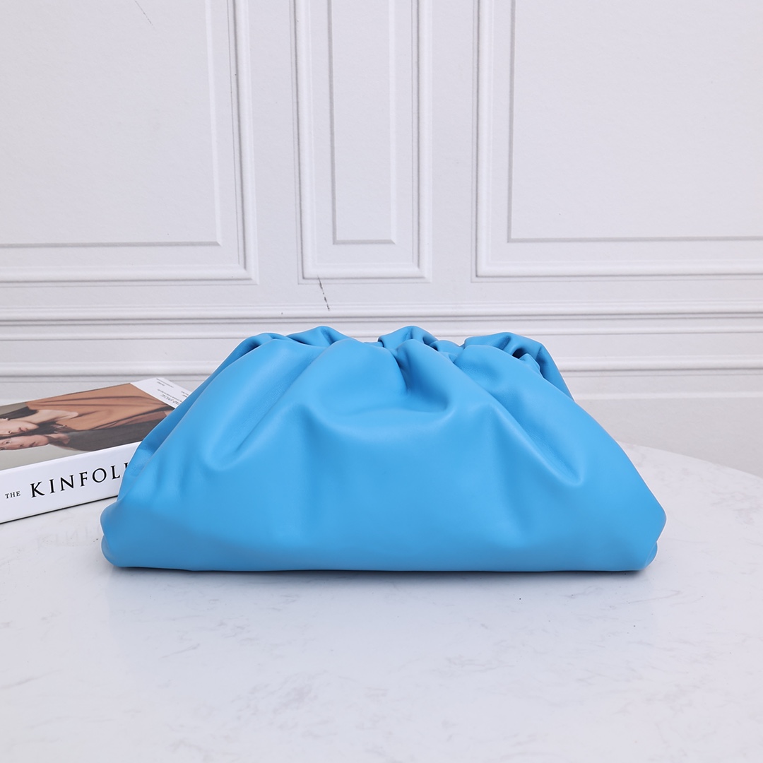Cloud Bag Clutch Flat Grain Pool Blue