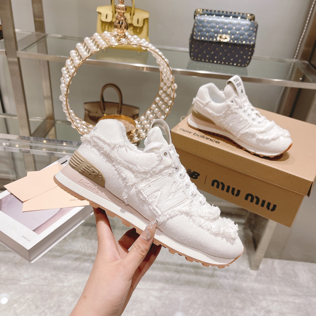 . "Exclusiva versión superior" 2022 primavera y el verano de la última ráfaga de Miumiu x New Balanc