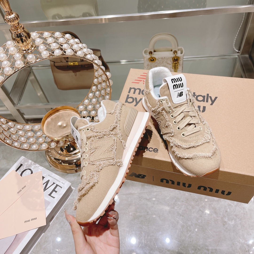 . "Exclusiva versión superior" 2022 primavera y el verano de la última ráfaga de Miumiu x New Balanc
