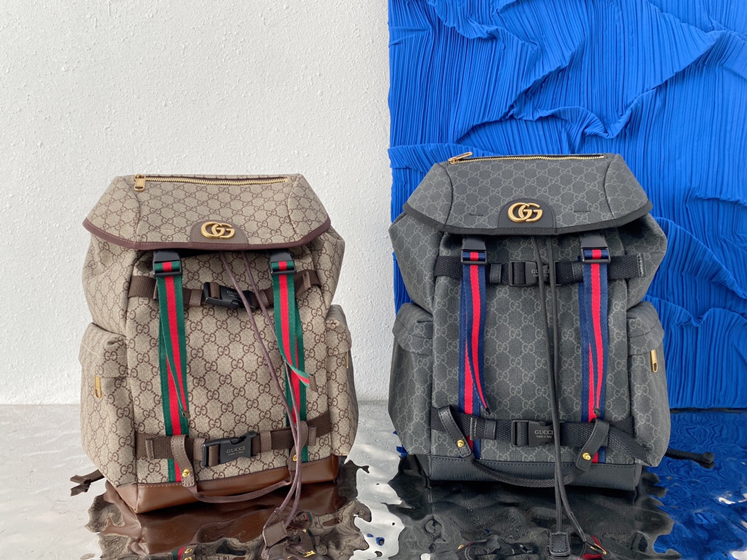 L0  Gucci 古奇   饰织带GG滑板背包 大容量双肩包 采用精湛镶嵌细工，实物拍摄 原厂原版面料 690999 配送小票32 x 43 cm。