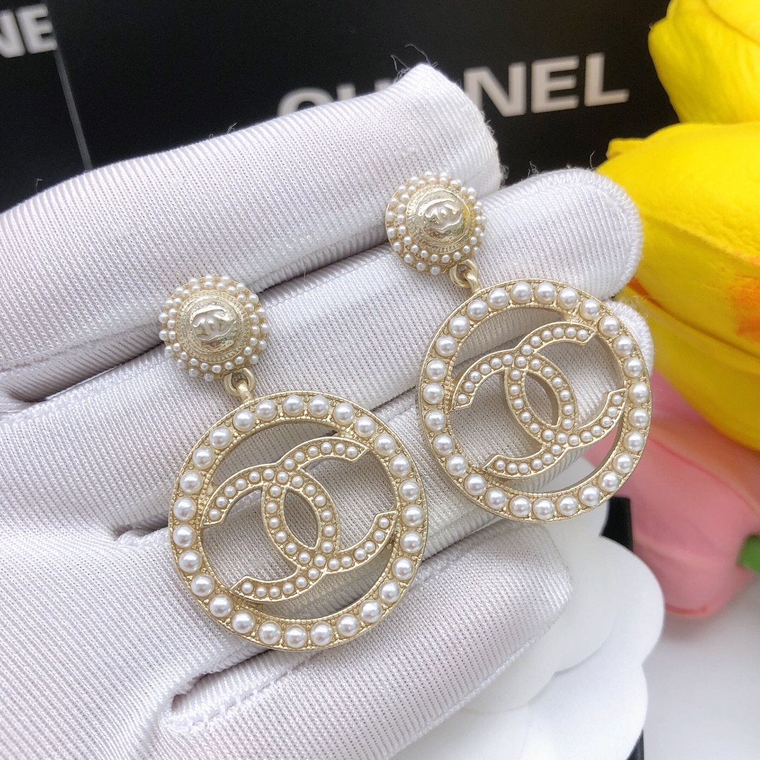 NO:105322,Number XED0509 upgraded version [Ch@nel round double C earrings] light gold electroplating color., jewelry quality, earrings19860909编号XED0509升级版【Ch@nel圆形双C耳环】浅金色的电镀色.,饰品精品,earrings,Jewelry