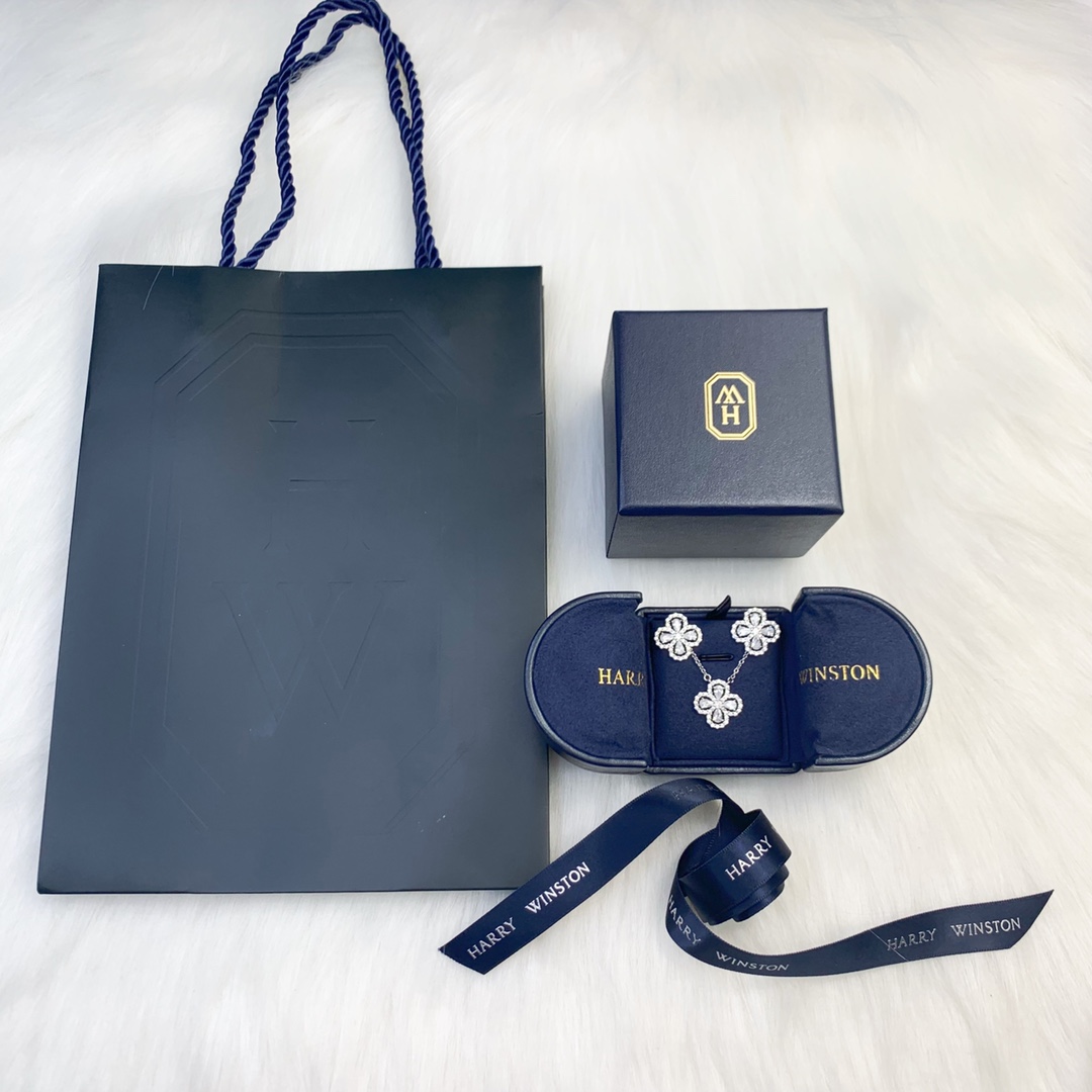 NO:104608,Necklace earrings Hairui four-leaf clover set, sterling silver material, original logo, spot, Hairui, necklace, pure silver19860909项链耳钉 海瑞四叶草套装,纯银材质,原版Logo,现货,海瑞,necklace,pure silver,Jewelry