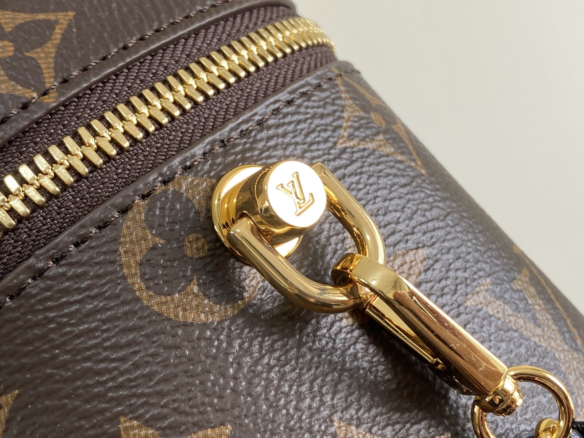 Louis Vuitton Haute Couture Classic Luxury Handbag Shoulder Crossbody 6