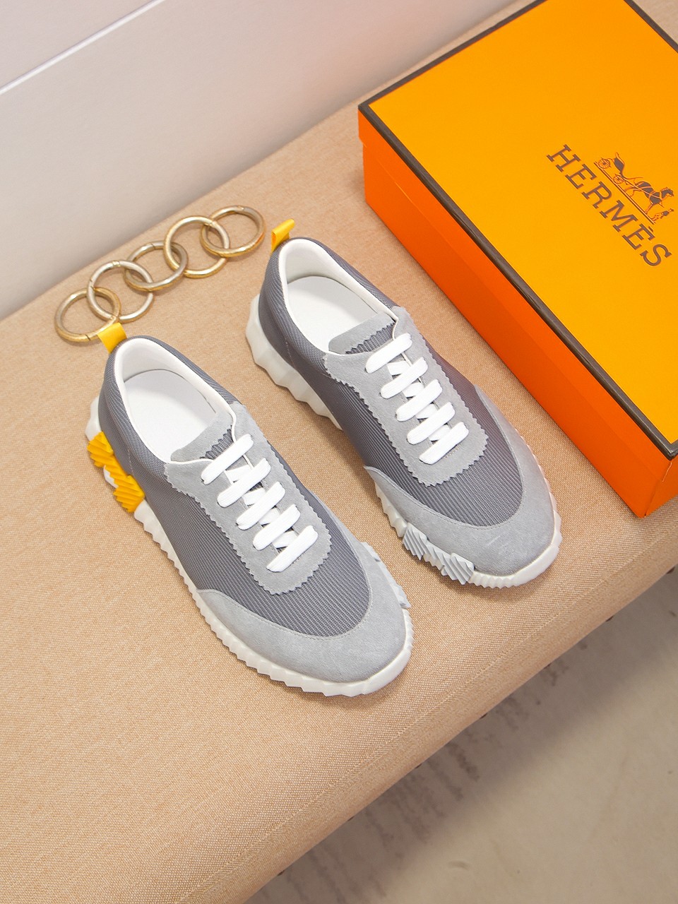I5 HERMES爱马仕**新品男士休闲鞋，原版1:1复刻，鞋面进口牛皮拼接进口网布，内里垫脚牛皮，配原版大底，